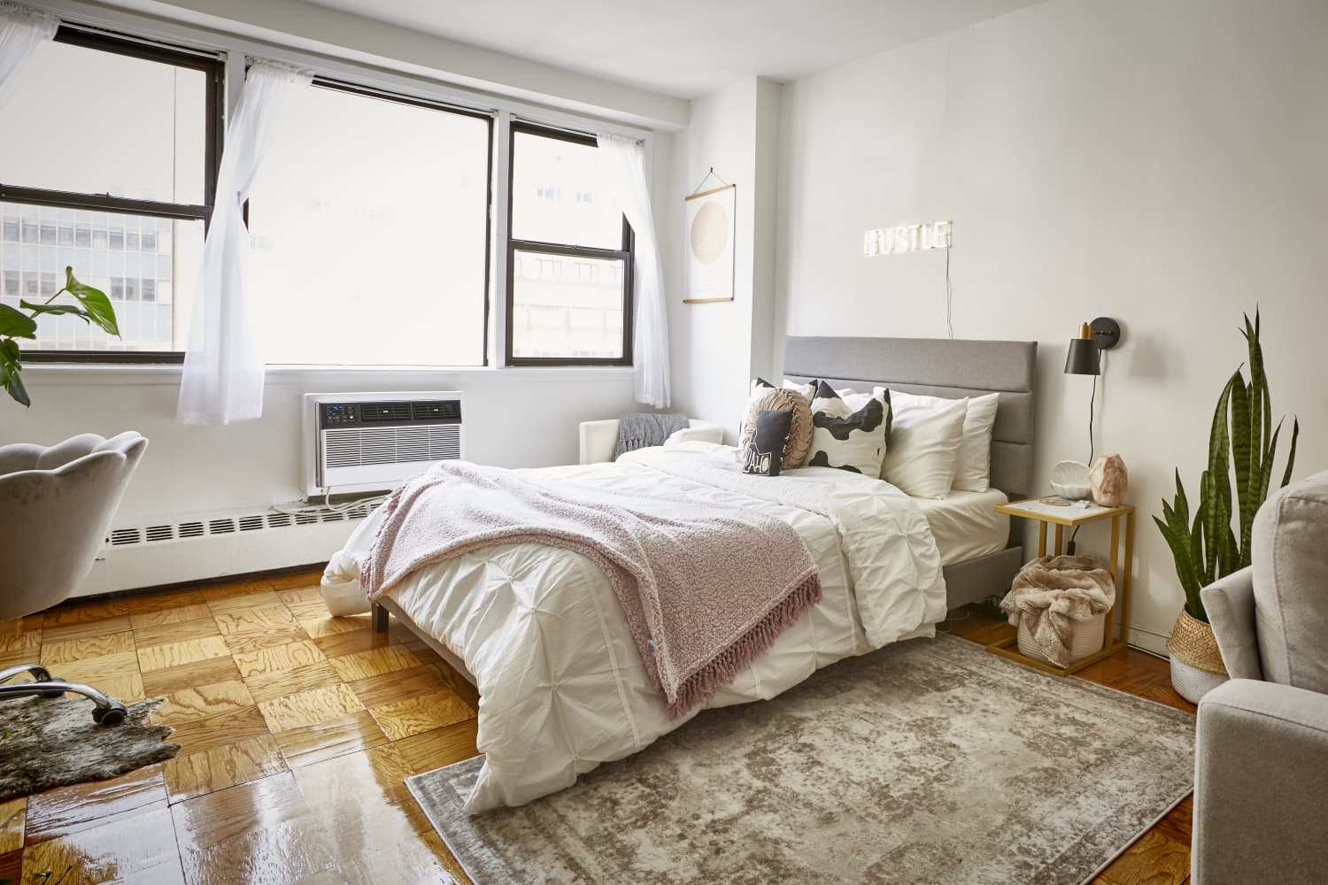 Geneve Lau 350 Square Foot Hell s Kitchen Studio Apartment